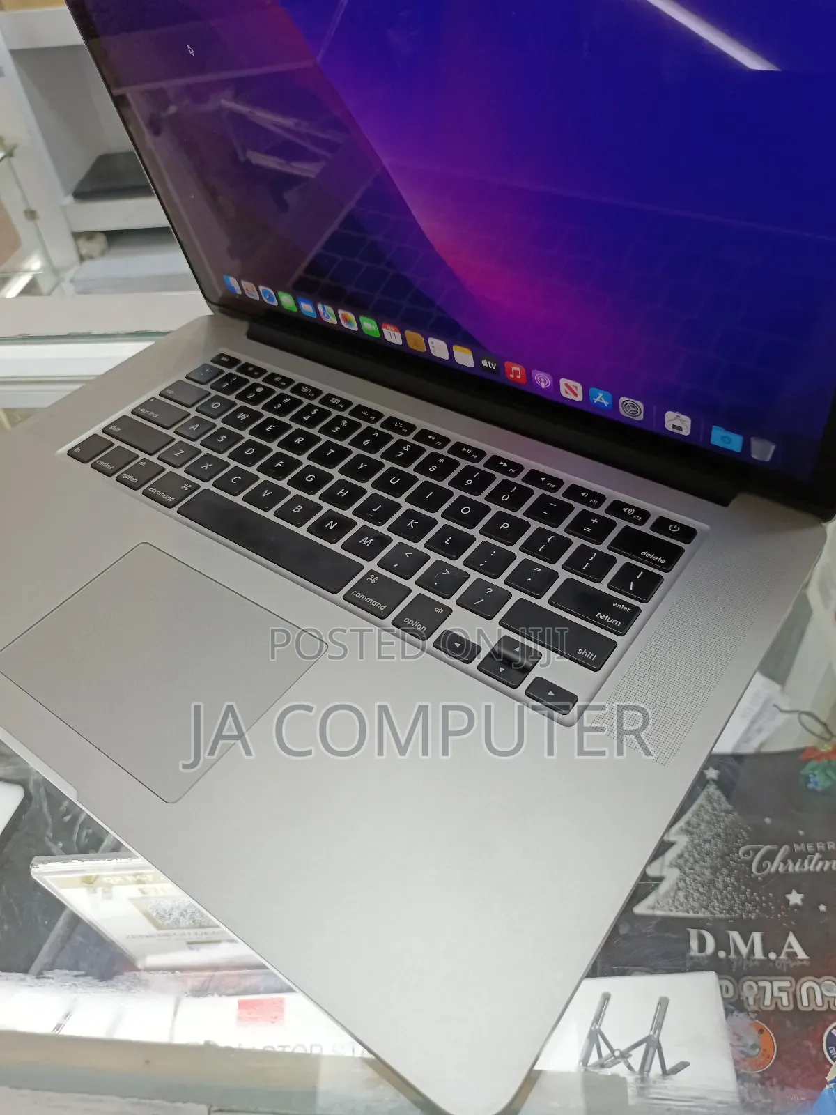 New Laptop Apple MacBook Pro 2015 16GB Intel Core I7 SSD 256GB