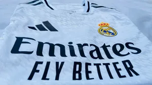 Photo - Real Madrid 24/25 Home Jersey