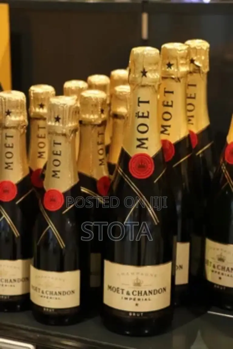Moet Chandon Champagne Black ብዛት አለን
