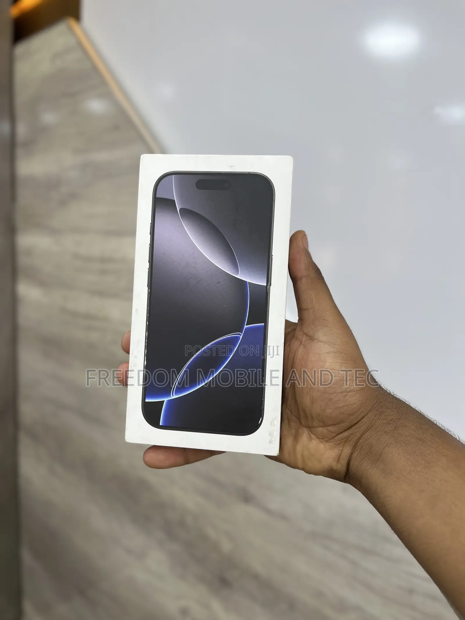 New Apple iPhone 16 Pro Max 256 GB Black