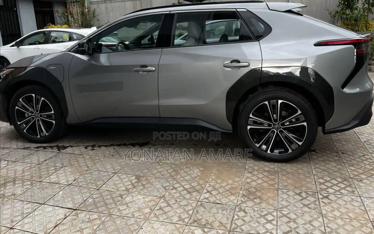 New Toyota bZ4X 2024 Gray