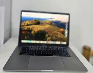 New Laptop Apple MacBook Pro 2018 16GB Intel Core I7 SSD 512GB