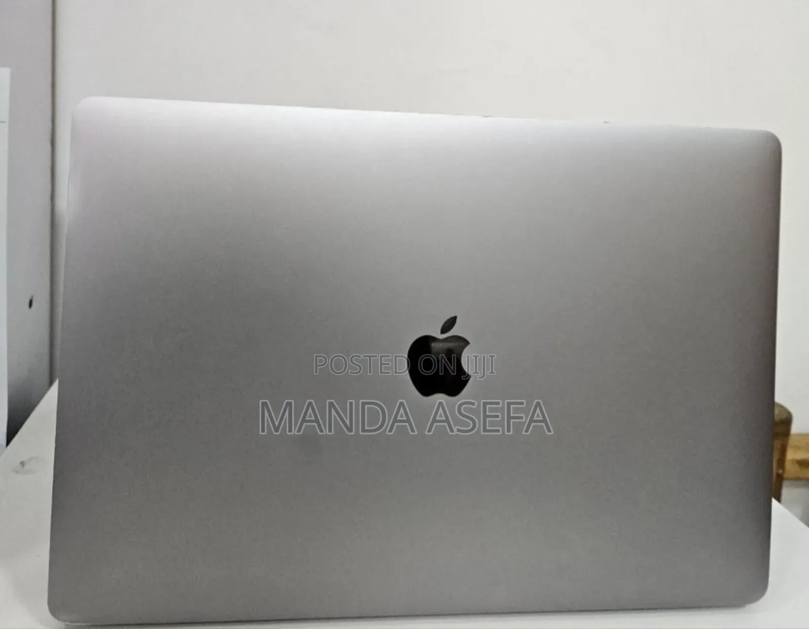 New Laptop Apple MacBook Pro 2018 16GB Intel Core I7 SSD 512GB