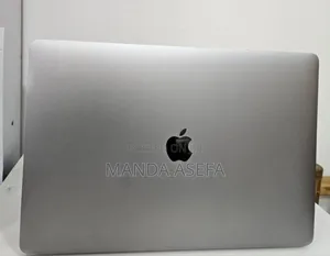 New Laptop Apple MacBook Pro 2018 16GB Intel Core I7 SSD 512GB