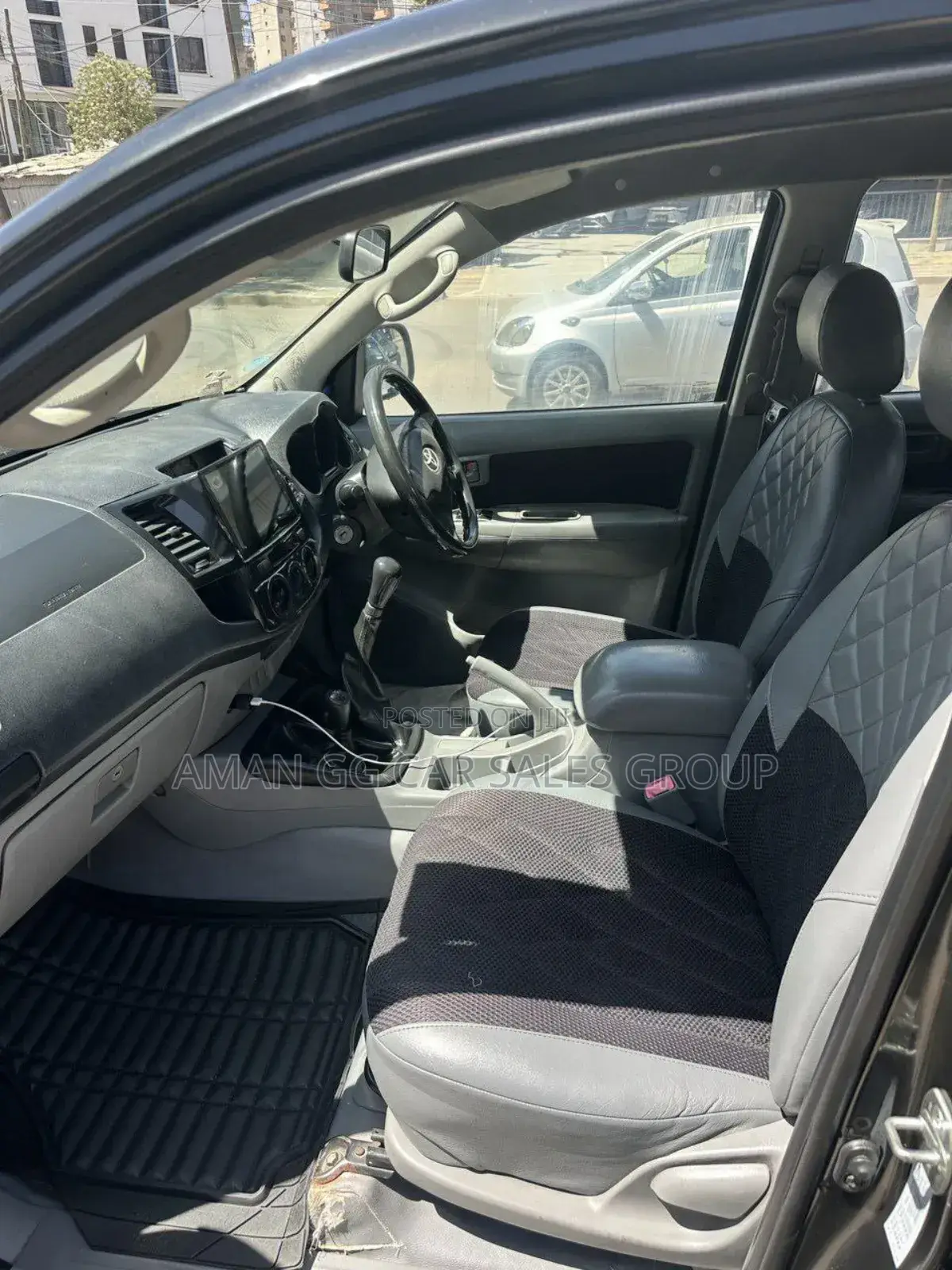 Toyota Hilux 2011 Black