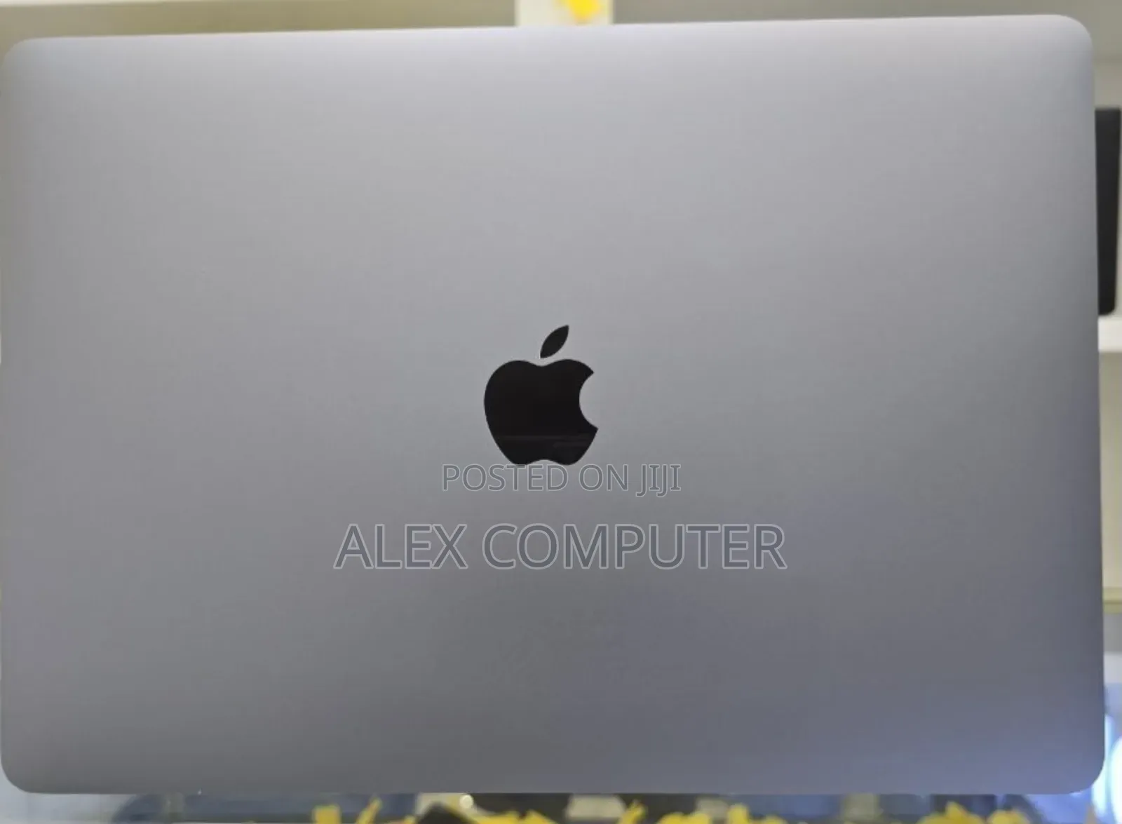 New Laptop Apple MacBook Pro M1 8GB Apple M1 SSD 256GB