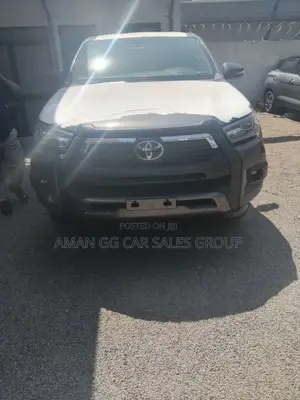 New Toyota Hilux 2023 Gray