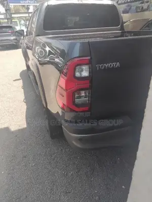 New Toyota Hilux 2023 Gray