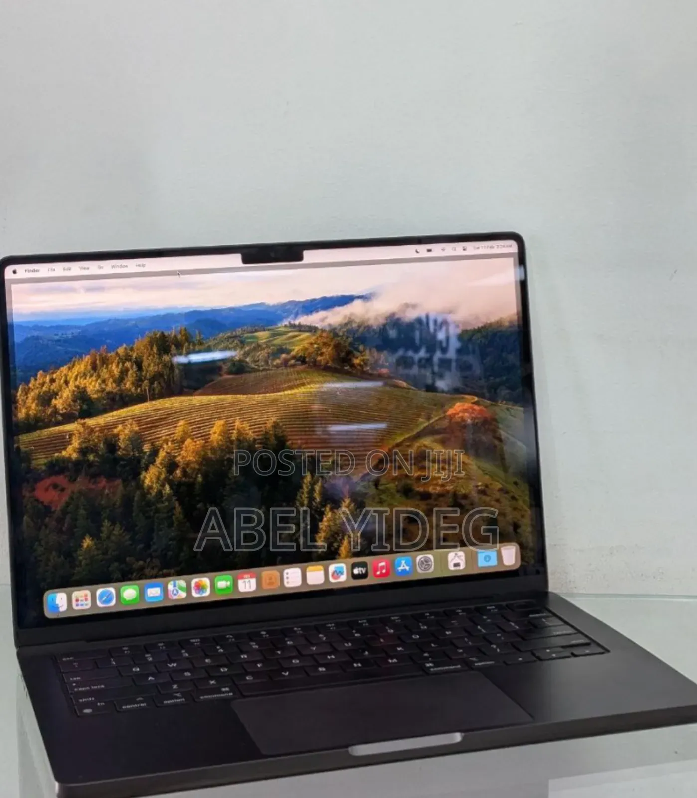 New Laptop Apple MacBook Pro 2023 M3 14-Inch 18GB SSD 512GB