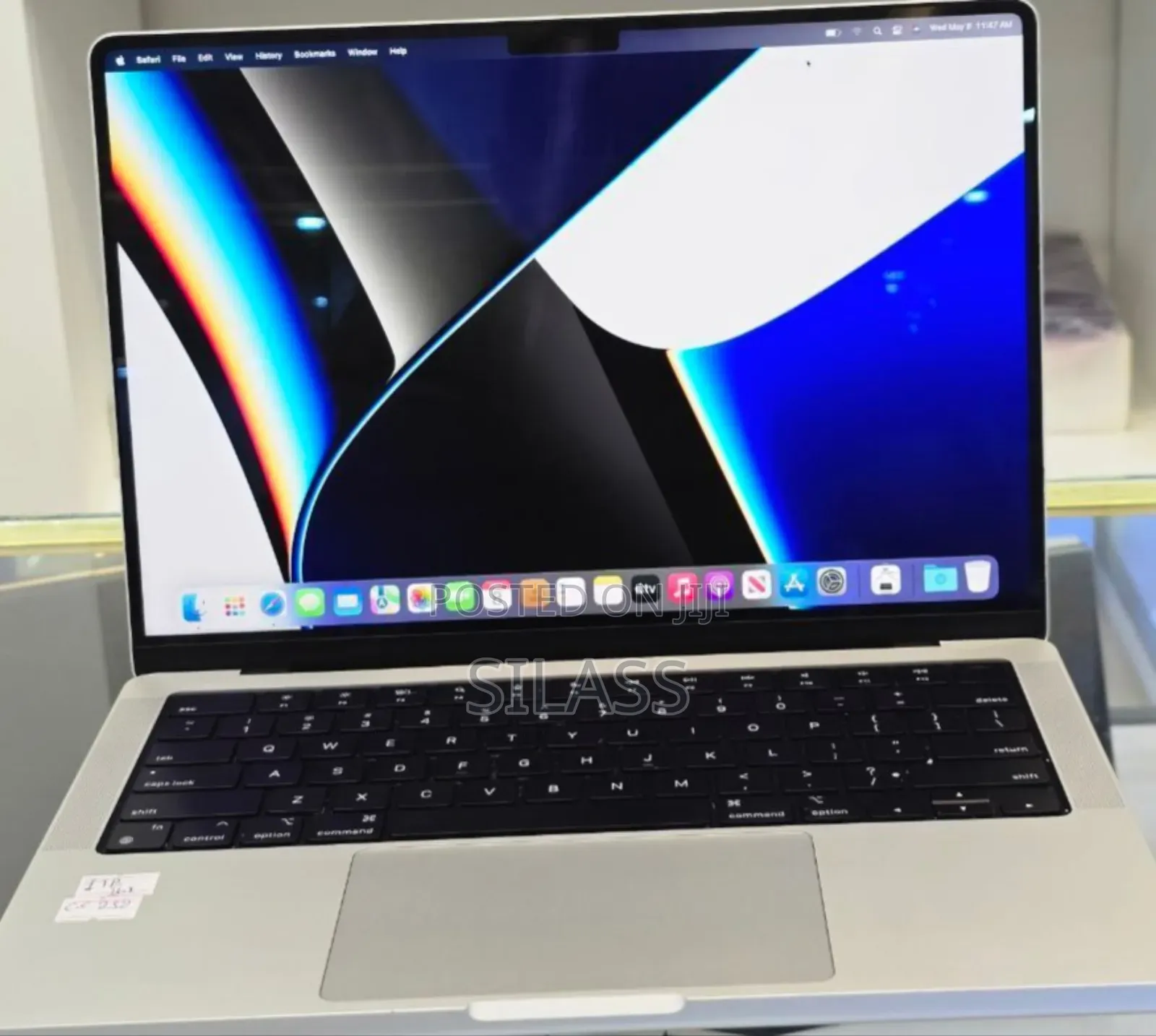 New Laptop Apple MacBook Pro M1 16GB Apple M1 Pro SSD 512GB