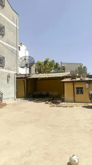 Photo - የሚሸጥ ስም ማዞሪያ ያለው ቦታ