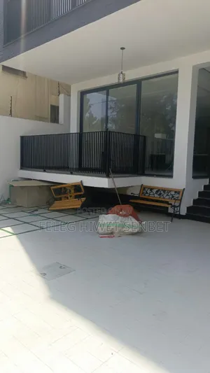 Furnished 8bdrm House in አአ, Bole for sale