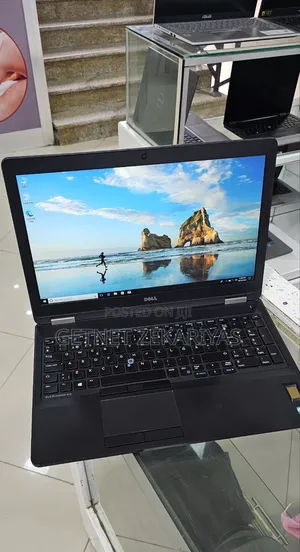 New Laptop Dell Precision 17 7720 16GB Intel Core I7 SSD 512GB