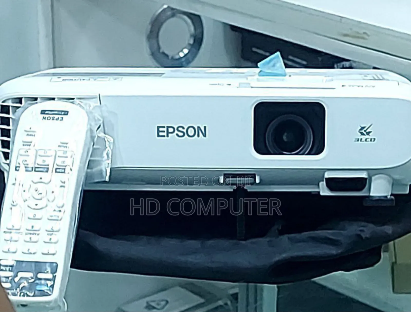 Epson EB-S05