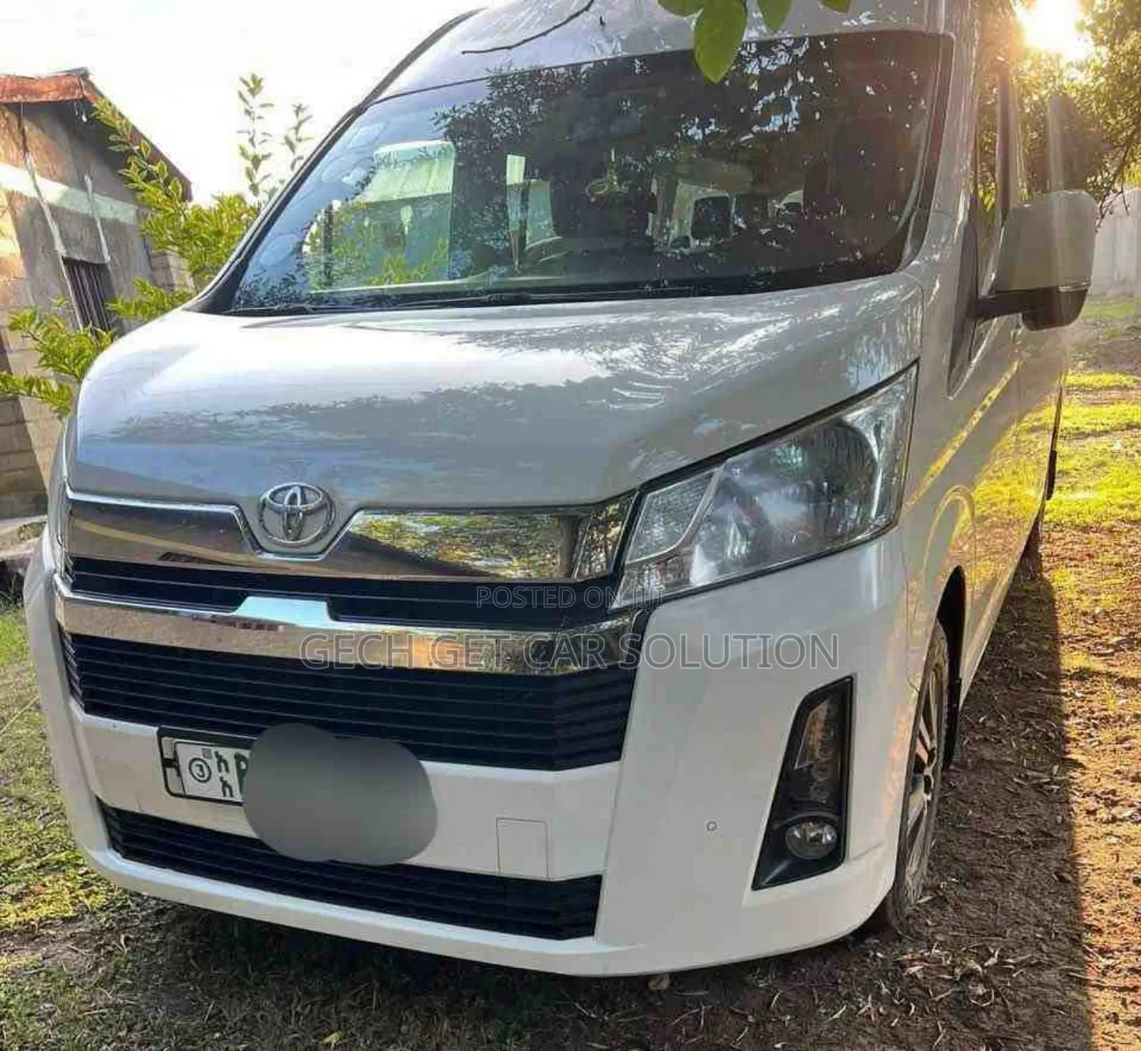 Toyota HiAce 2022 White