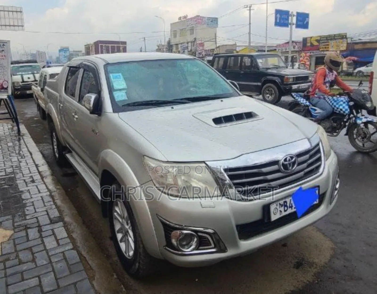 Toyota Hilux 2.5 D-4D 4X4 SRX 2012 Silver