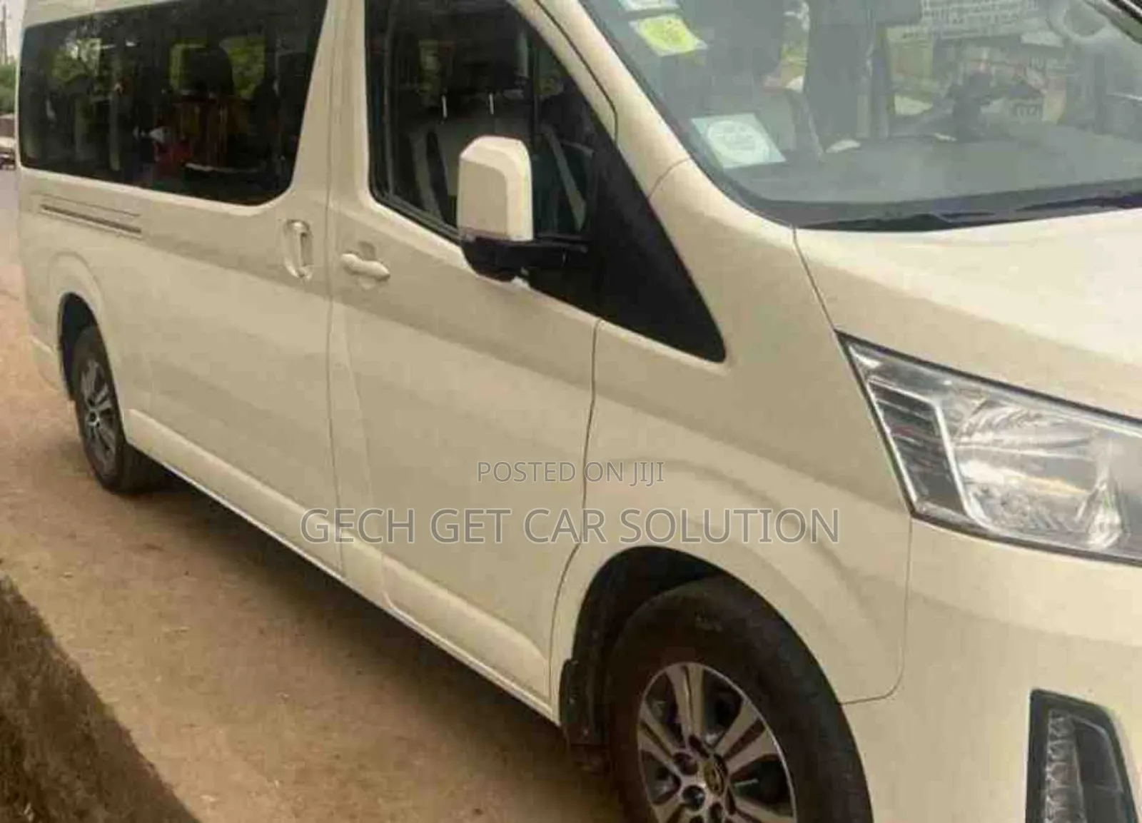 Toyota HiAce 2022 White