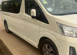 Toyota HiAce 2022 White