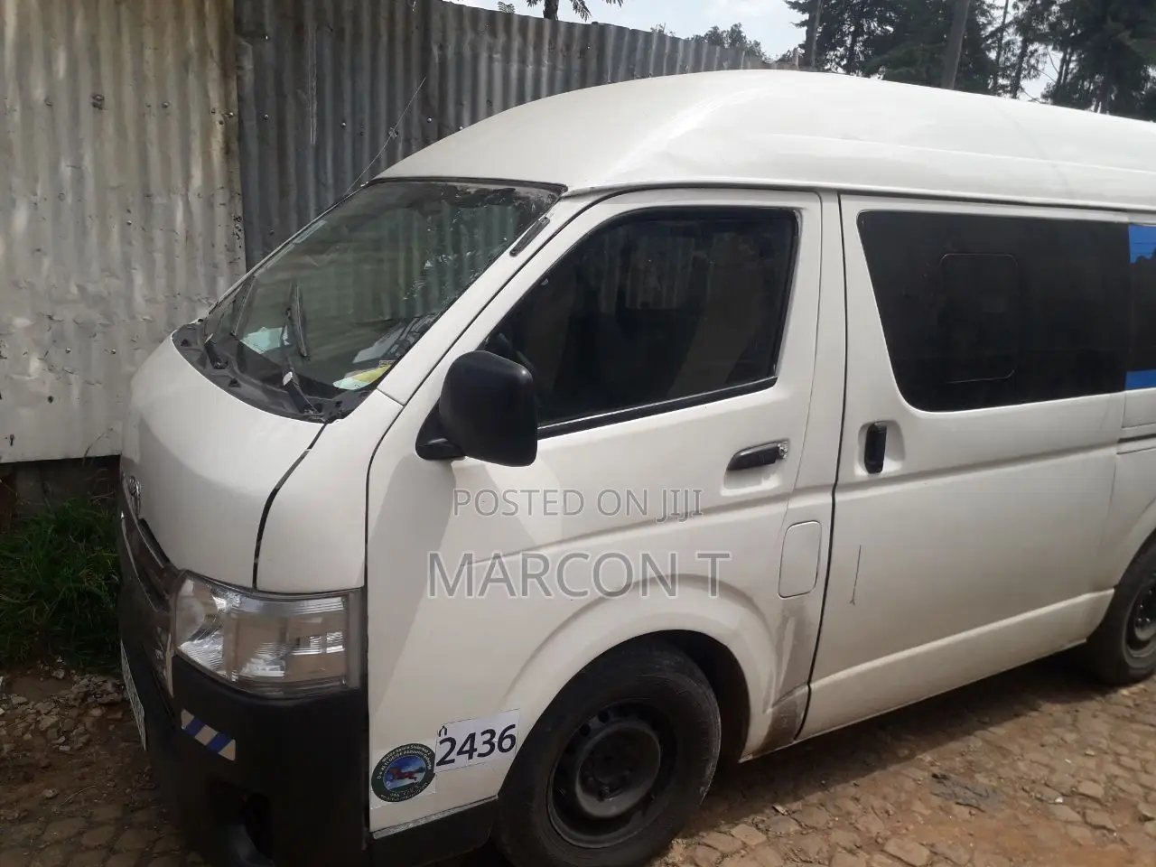 Toyota HiAce 2005 Black