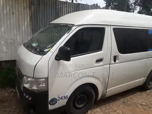 Photo - Toyota HiAce 2005 Black