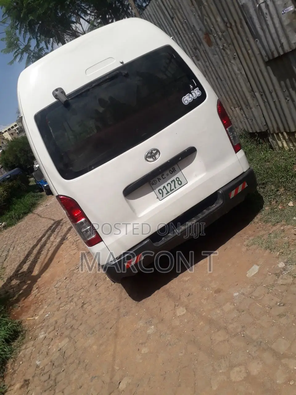 Toyota HiAce 2005 Black