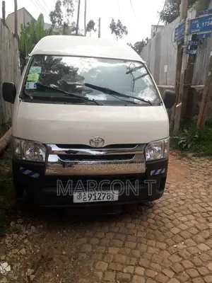 Toyota HiAce 2005 Black
