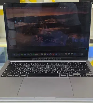 New Laptop Apple MacBook Pro 2020 M1 8GB Apple M1 Pro SSD 256GB