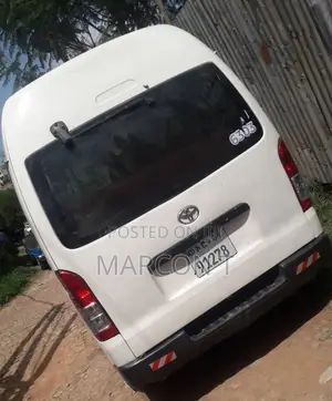 Toyota HiAce 2005 Black