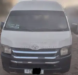 Photo - Toyota Grand HiAce 2013 White