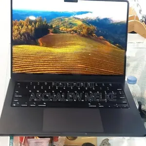 Laptop Apple MacBook Pro 2023 M3 14-Inch 8GB Apple M3 Pro SSD 512GB