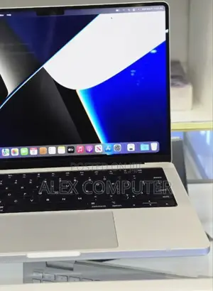 New Laptop Apple MacBook Pro M1 16GB Intel Core I7 SSD 512GB