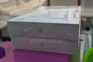 Photo - New Laptop Apple MacBook Air 2022 M2 8GB Apple M2 SSD 256GB