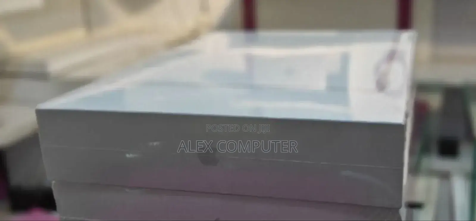 New Laptop Apple MacBook Air 2022 M2 8GB Apple M2 SSD 256GB