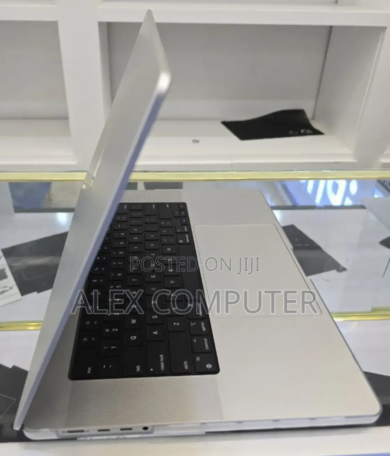 New Laptop Apple MacBook Pro 2023 M2 Max 14-Inch 32GB Apple M2 SSD 2T