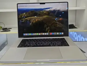 New Laptop Apple MacBook Pro 2023 M2 Max 14-Inch 32GB Apple M2 SSD 2T