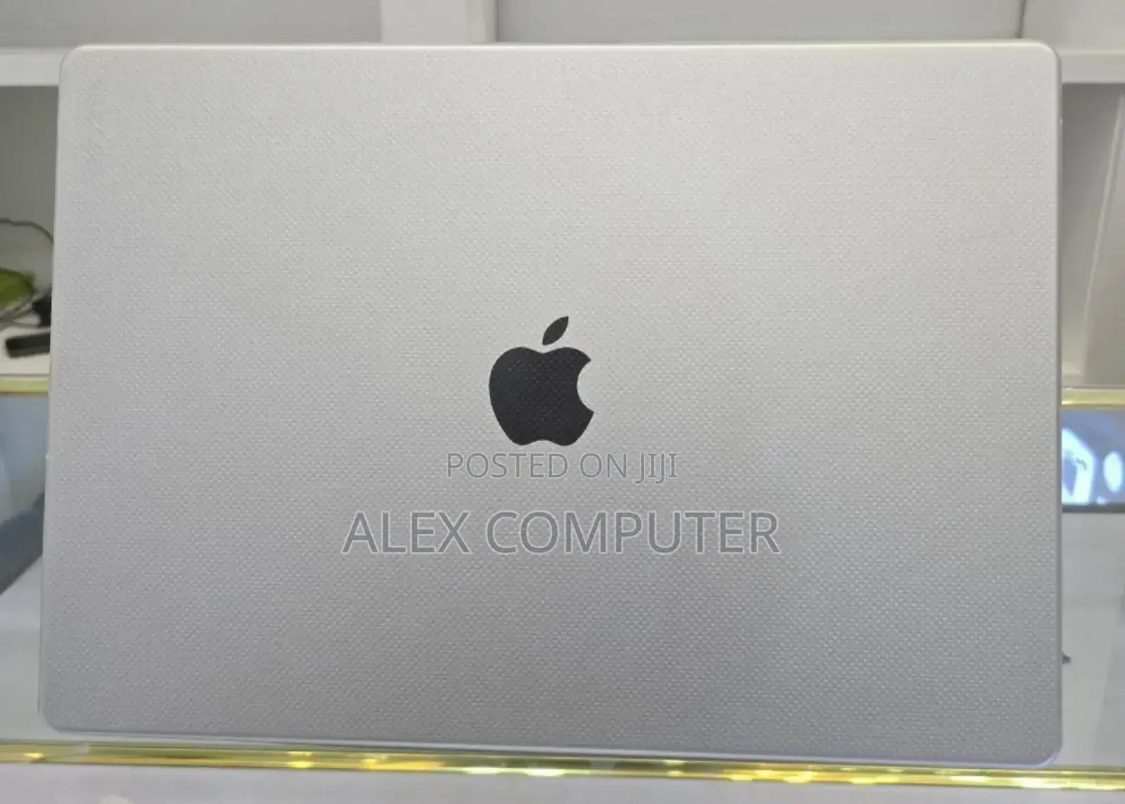 New Laptop Apple MacBook Pro 2023 M2 Max 14-Inch 32GB Apple M2 SSD 2T