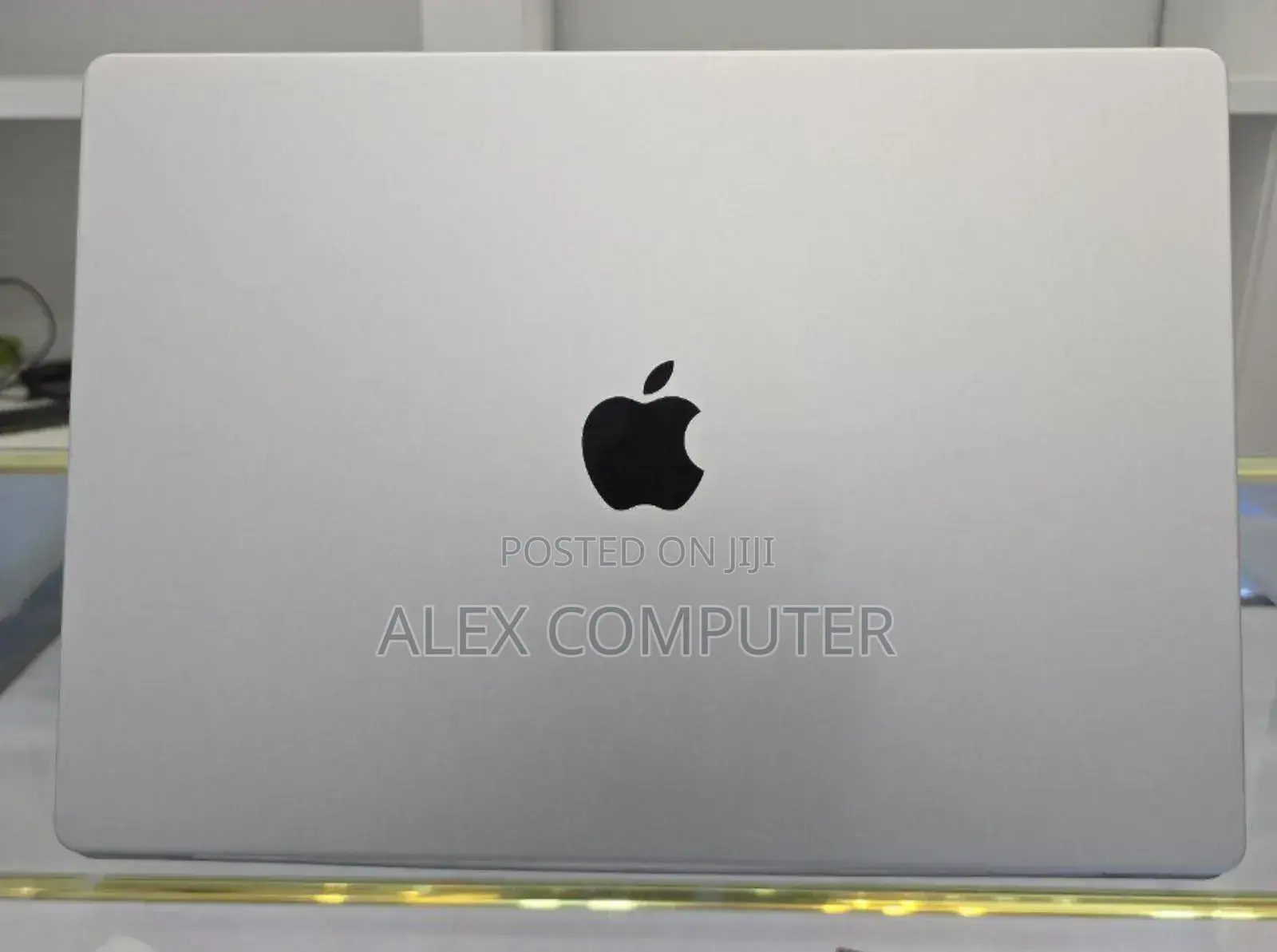 New Laptop Apple MacBook Pro 2023 M2 Max 14-Inch 32GB Apple M2 SSD 2T