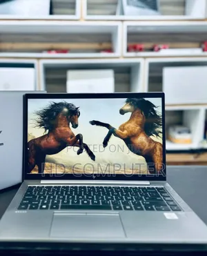 New Laptop HP ZBook Firefly G8 16GB Intel Core I7 SSD 512GB