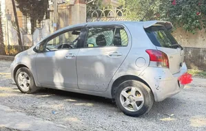 Toyota Yaris Base Hatchback 3dr 2010 Silver
