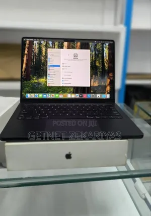 New Apple MacBook Pro 2023 M3 14-Inch 18GB Apple M3 Pro SSD 512GB