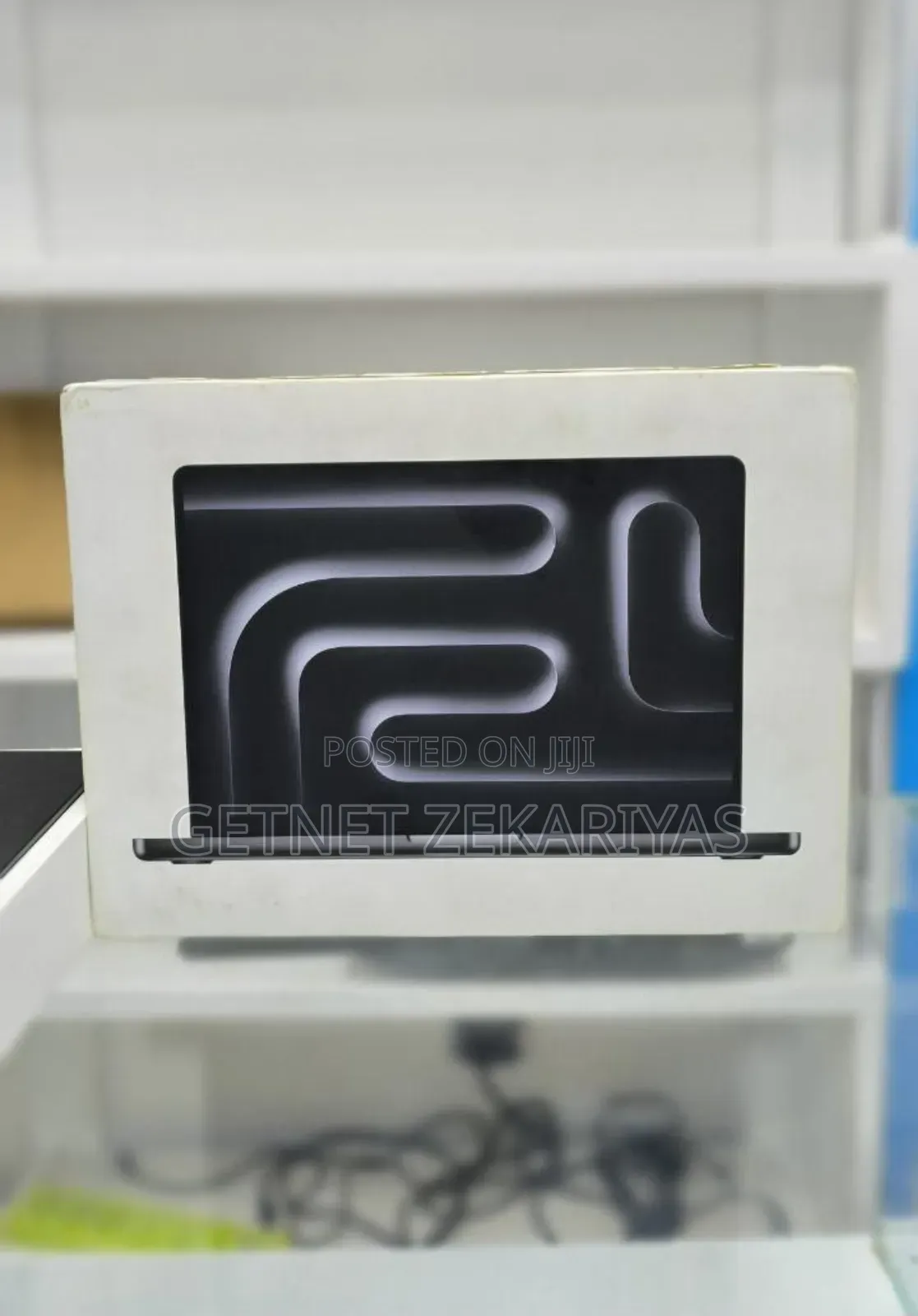 New Apple MacBook Pro 2023 M3 14-Inch 18GB Apple M3 Pro SSD 512GB