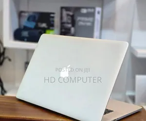 New Laptop Apple MacBook Pro 2015 16GB Intel Core I7 SSD 256GB