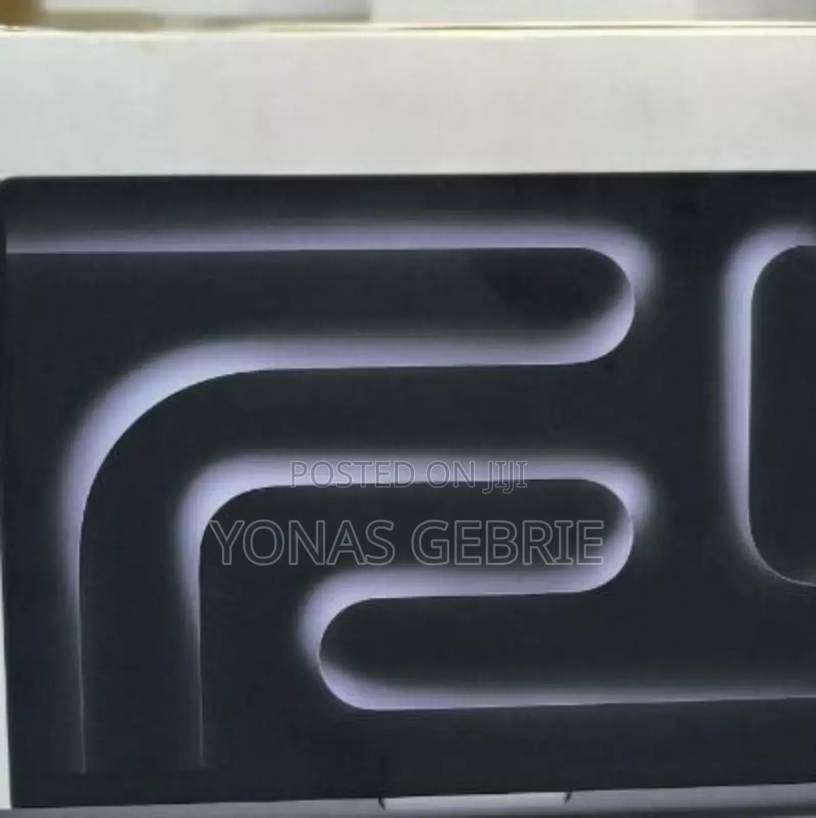 New Laptop Apple MacBook Pro 2023 M3 14-Inch 18GB SSD 512GB