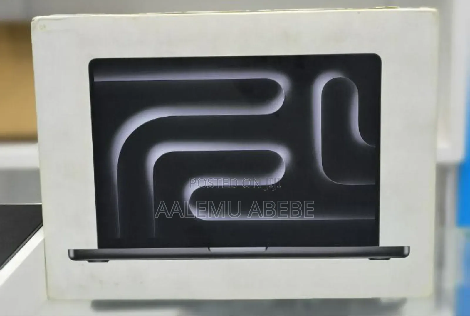 New Apple MacBook Pro 2023 M3 Pro 14-Inch 18GB Apple M3 SSD 512GB