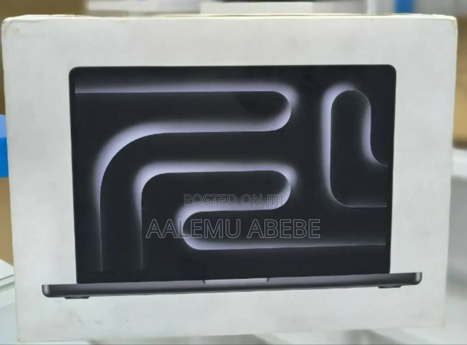 New Apple MacBook Pro 2023 M3 Pro 14-Inch 18GB Apple M3 SSD 512GB