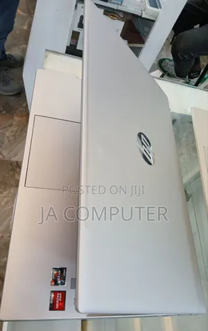 New Laptop HP Pavilion 15 8GB AMD Ryzen 5 SSD 512GB