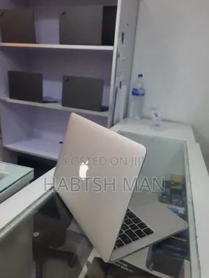 Photo - New Laptop Apple MacBook Pro 2015 8GB Intel Core I5 SSD 128GB