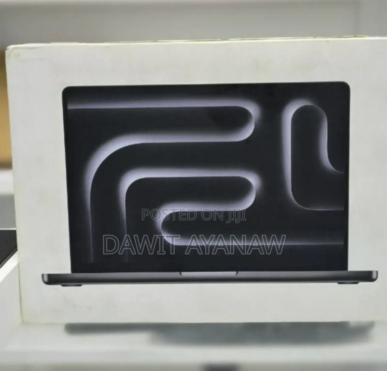 New Apple MacBook Pro 2023 M3 14-Inch 18GB Apple M3 Pro SSD 512GB