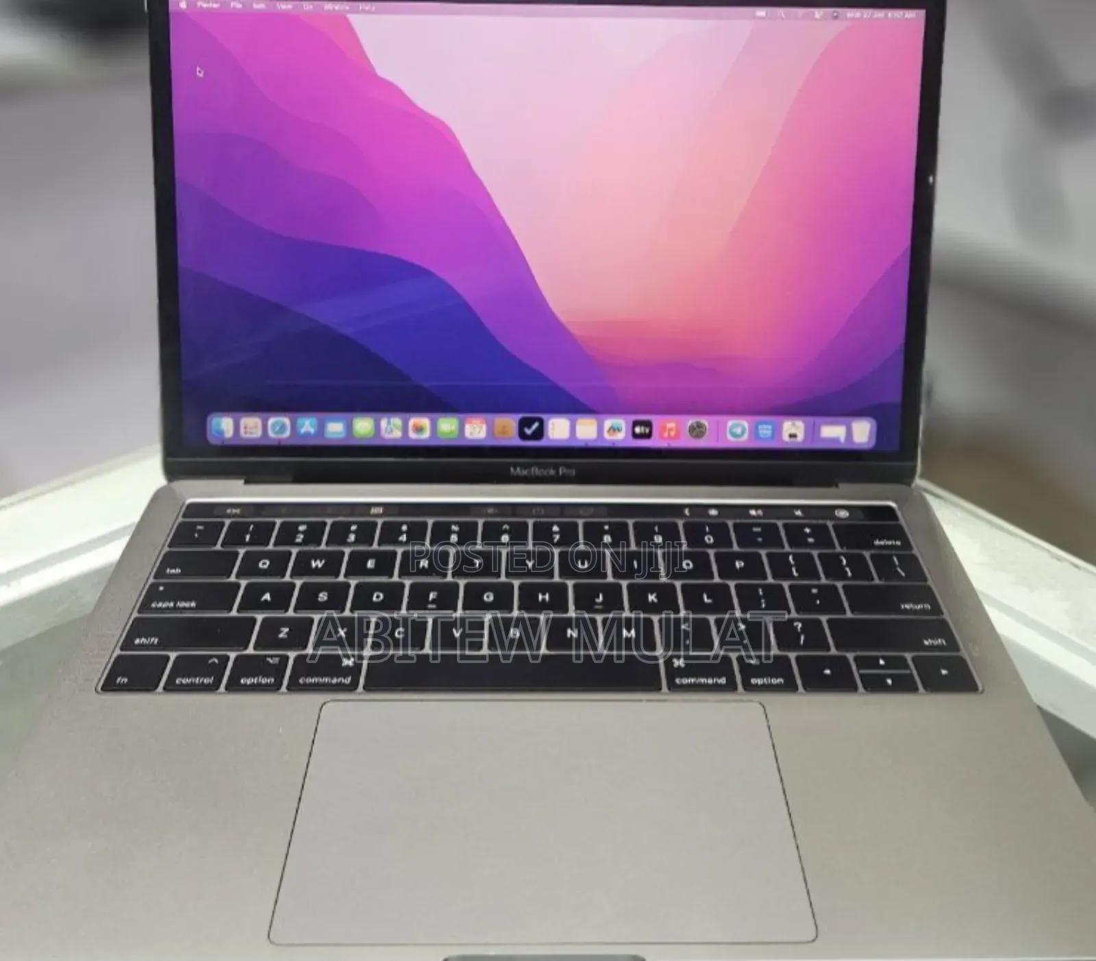 New Laptop Apple MacBook Pro 2017 8GB Intel Core I5 SSD 256GB