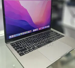 New Laptop Apple MacBook Pro 2017 8GB Intel Core I5 SSD 256GB